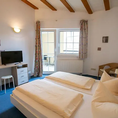 Schlosshof Dolgesheim