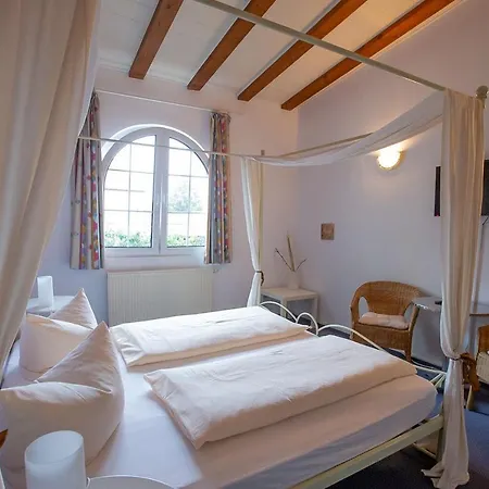 Schlosshof Hotel