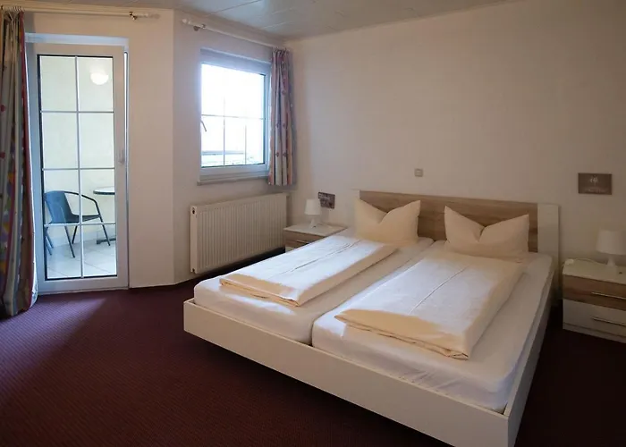 Schlosshof מלון Dolgesheim